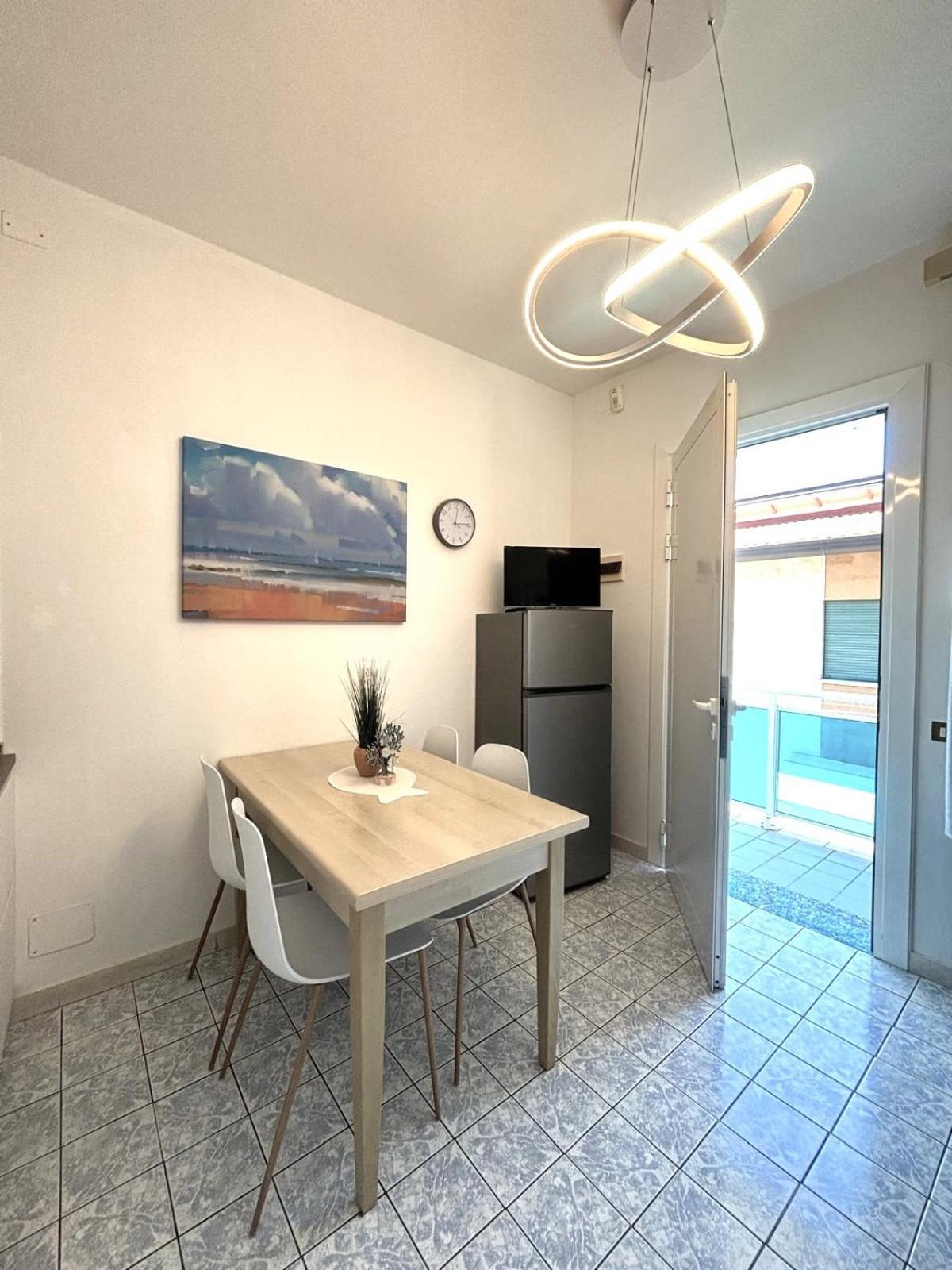 Bilocali Casa De Lazzari - Piazza Brescia - Adria Holiday Jesolo - Family Apartments Экстерьер фото